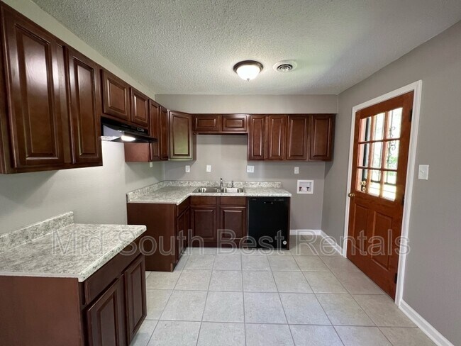Building Photo - 617 Northaven Dr