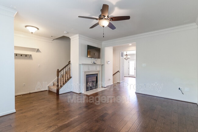 Building Photo - 213 Apricot St