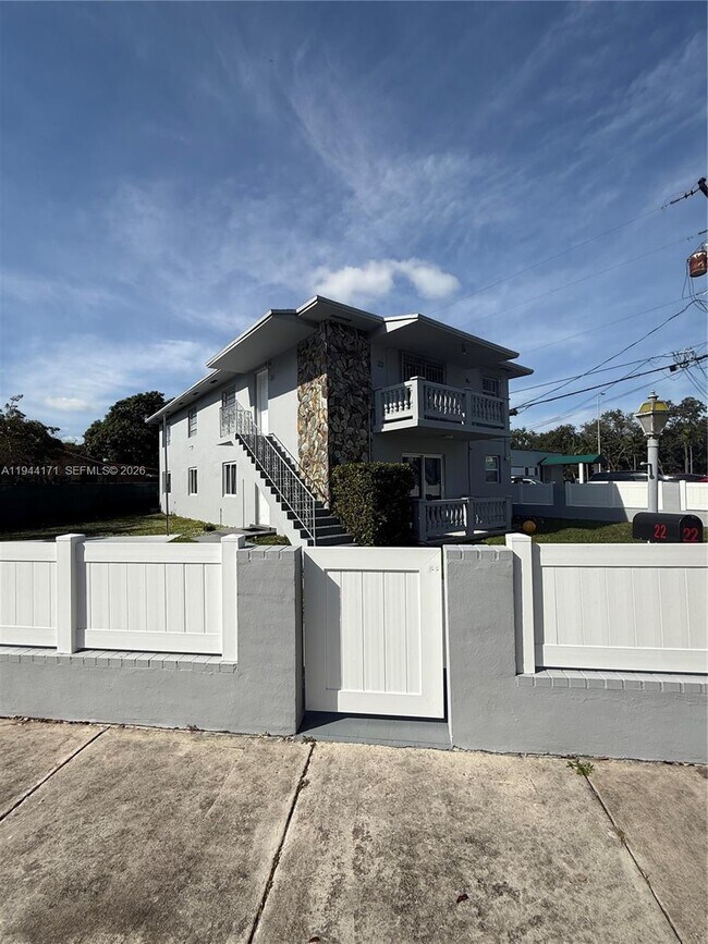 Foto del edificio - 22 SW 55th Ave Rd