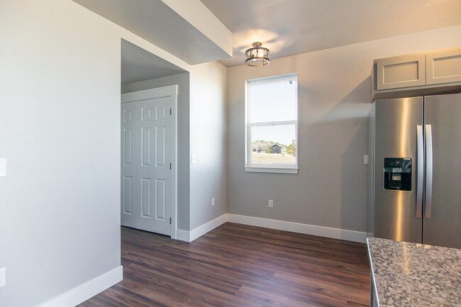 Building Photo - 2298 Deerfield Ln