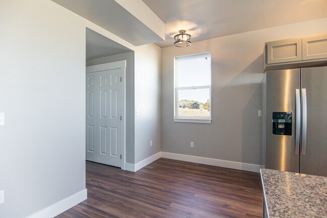 Foto del edificio - 2298 Deerfield Ln