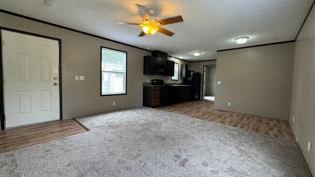 Foto del edificio - 2104 Cardinal Ln NW