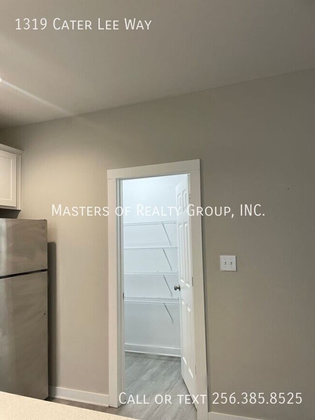 Foto del edificio - 1319 Cater Lee Way