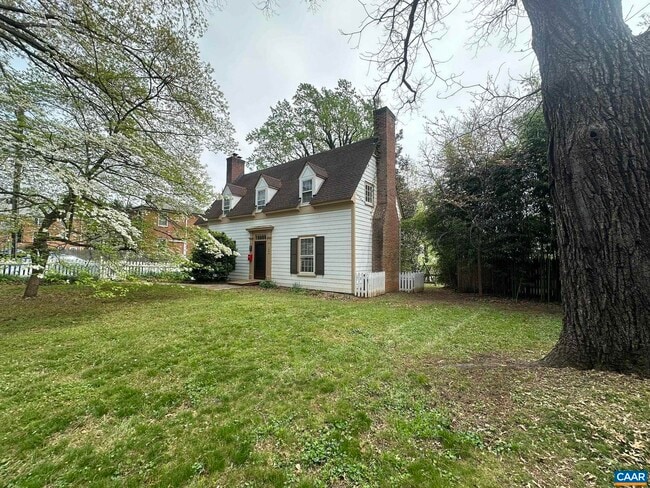 Building Photo - 1804 Chelsea Dr