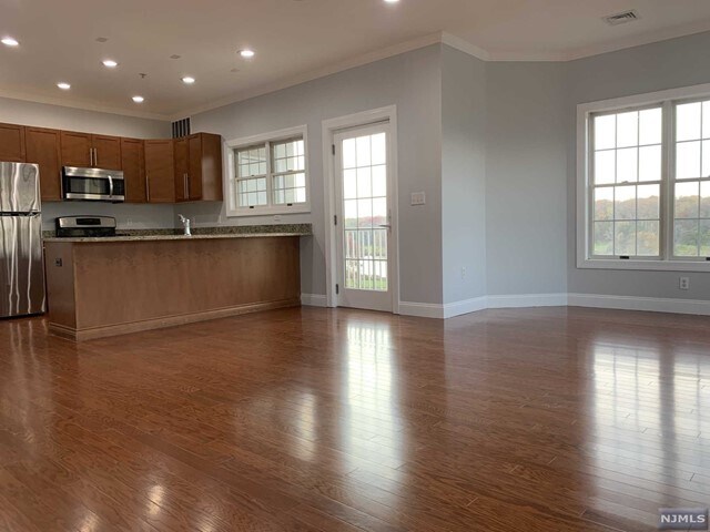 Foto del edificio - 1301 Windsor Park Ct