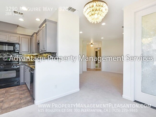 Building Photo - 2 bed / 2 bath 1,124 sq ft condo in the Te...