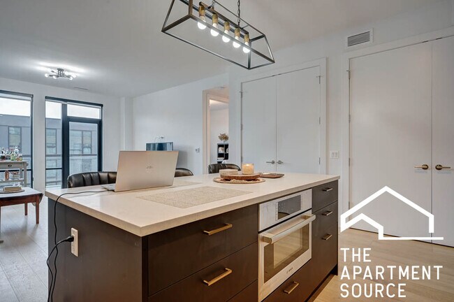 Photo - 1701 W Webster Ave Apartment