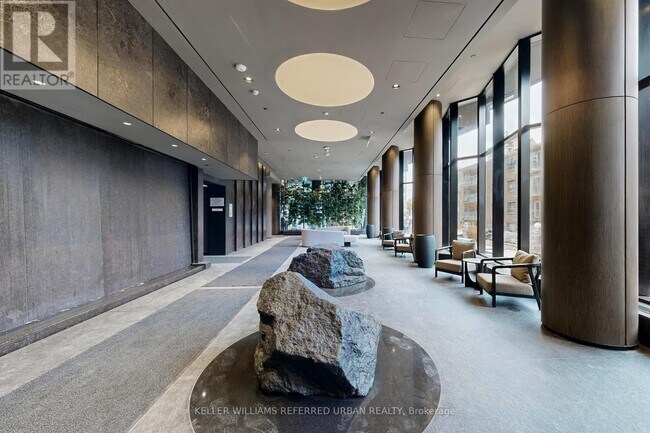 Photo du bâtiment - 110 Broadway Ave