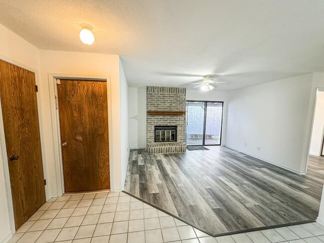 Building Photo - 109 Waterford Dr