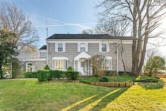 Building Photo - 803 Barberry Ln
