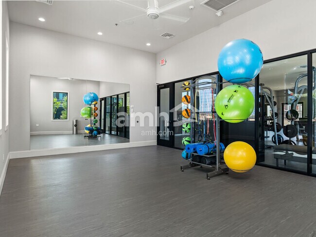 Foto del edificio - 10382 Bishops Cap St