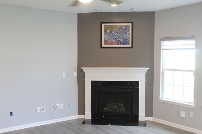 Foto del edificio - Spacious Ranch Home in a Beautiful Avon Community!