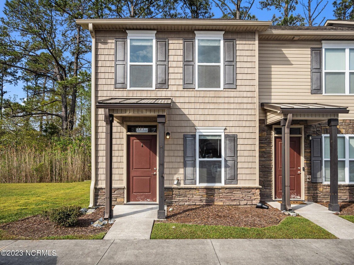 401 Sullivan Loop Rd, Midway Park, NC 28544 Townhome Rentals in Midway Park NC
