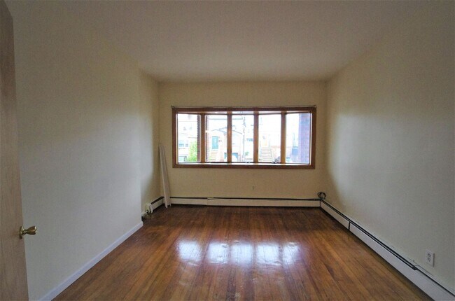 Building Photo - 37 W 48th St