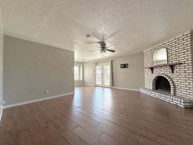 Foto del edificio - West El Paso 3 bed refrig A/C Home