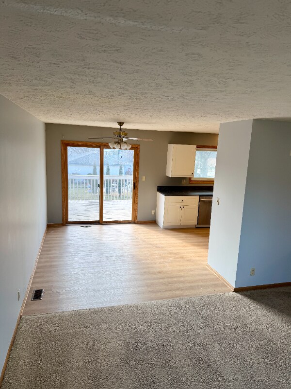 Foto del edificio - 4141 Jacquelyn Dr