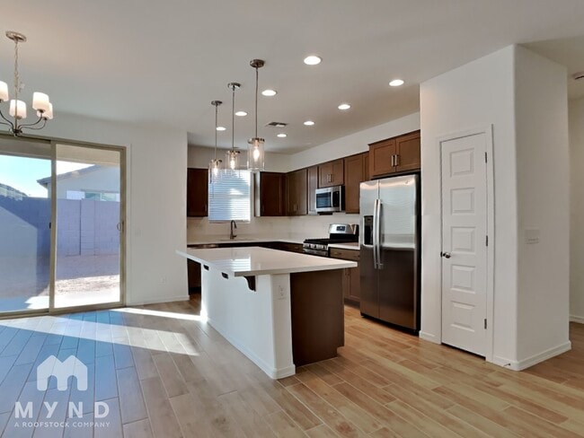 Foto del edificio - 9967 W Whitton Ave