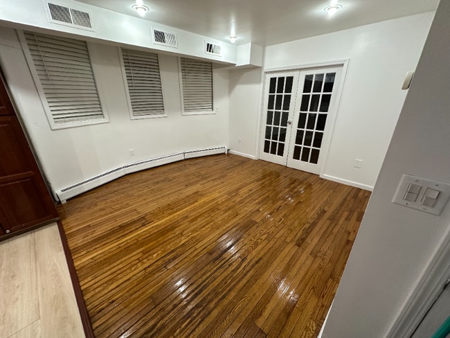 Building Photo - 66 Gautier Ave