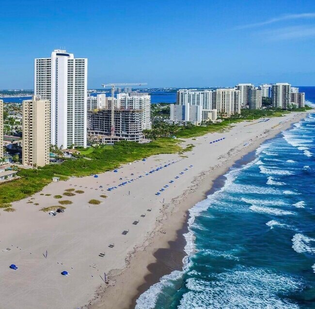 Building Photo - 3640 N Ocean Dr