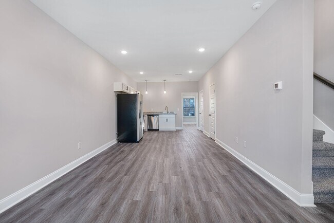 Building Photo - 55 Highland Blf Wy
