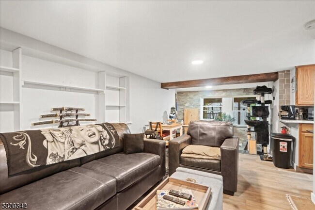 Building Photo - 16 Flanders Rd