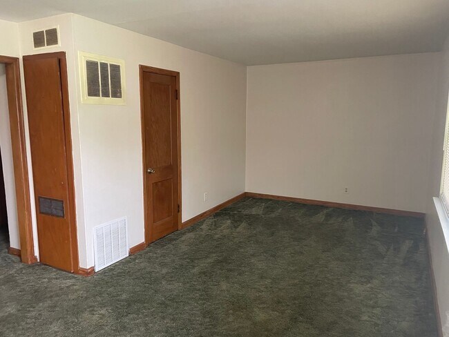 Foto del edificio - Nice Affordable 1 Bedroom Apartment on the...