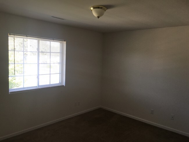 Building Photo - 3625 Orchard Dr