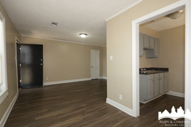 Building Photo - 3149 Jackson Ave