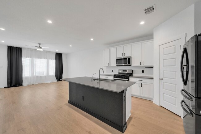 Foto del edificio - 31855 Hallington Hl Ln