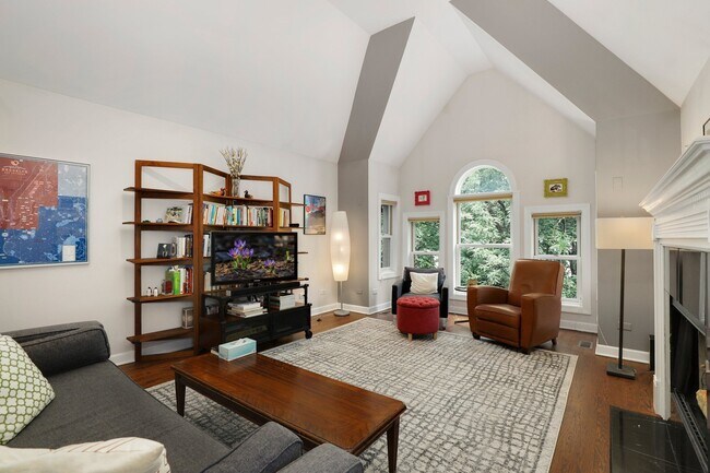 Foto del edificio - 2117 W Evergreen Ave