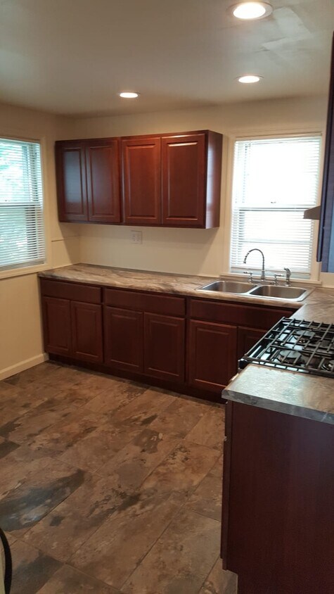 Foto principal - 384 Morris St