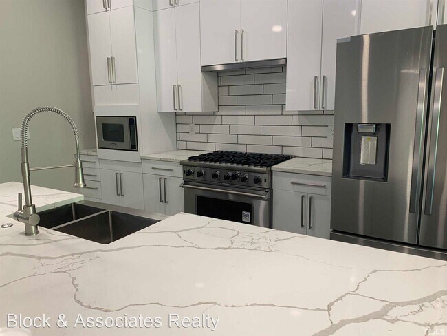 Foto del edificio - 3 br, 4 bath House - 4016 Southpoint Landing