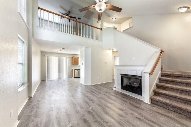 Building Photo - 809 House Creek Dr