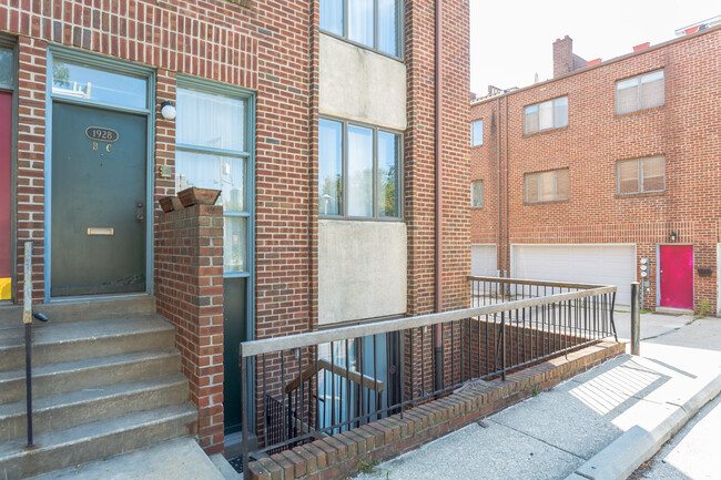 Building Photo - 1928 Rodman St