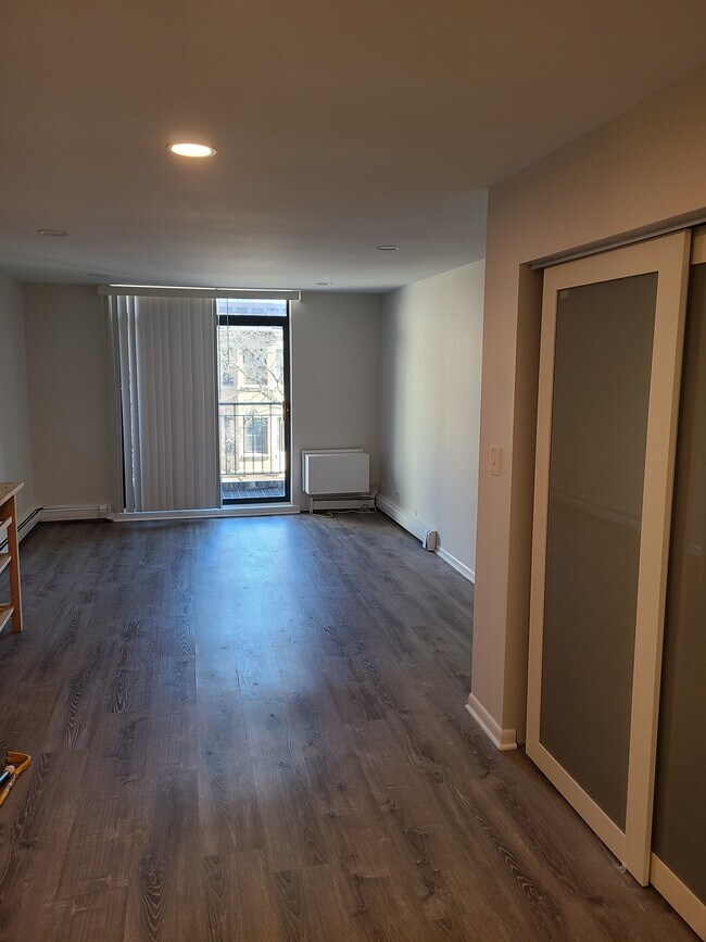 Foto del edificio - 3900 N Pine Grove Ave
