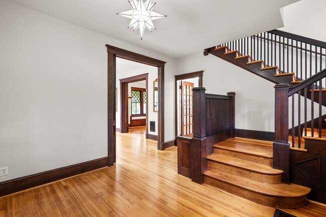 Foto del edificio - 4 Bed 3.5 bath - Kensington Victorian - Mo...