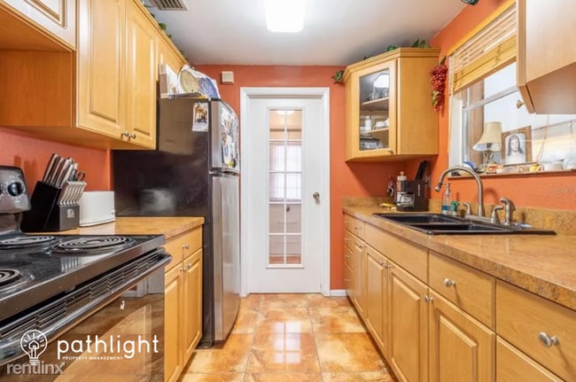 Building Photo - 2 br, 2 bath House - 9647 Bayside Court UNIT