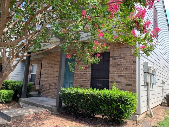 Photo - Collins Street House