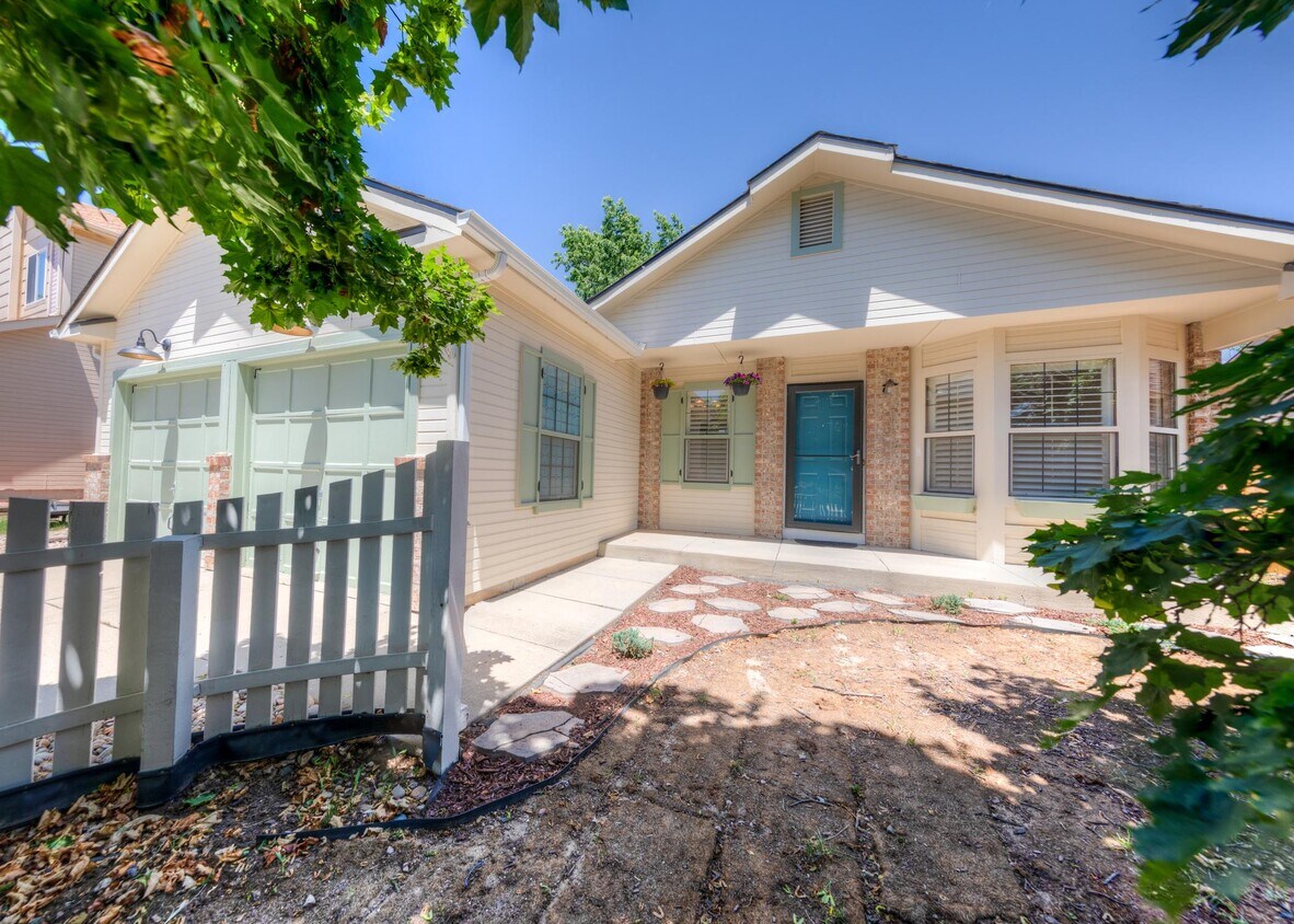 Foto principal - 4645 Ramblewood Dr