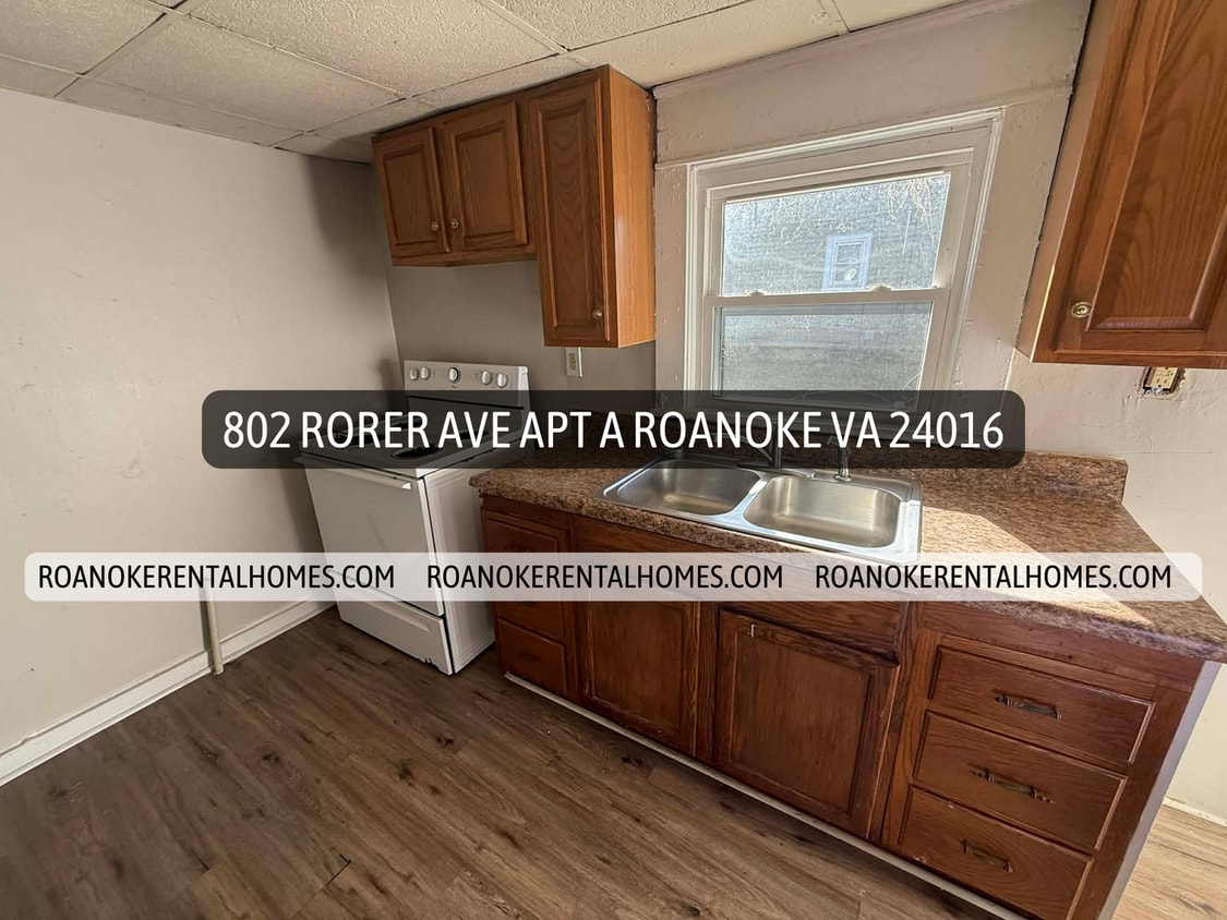 Building Photo - 802 Rorer Ave SW