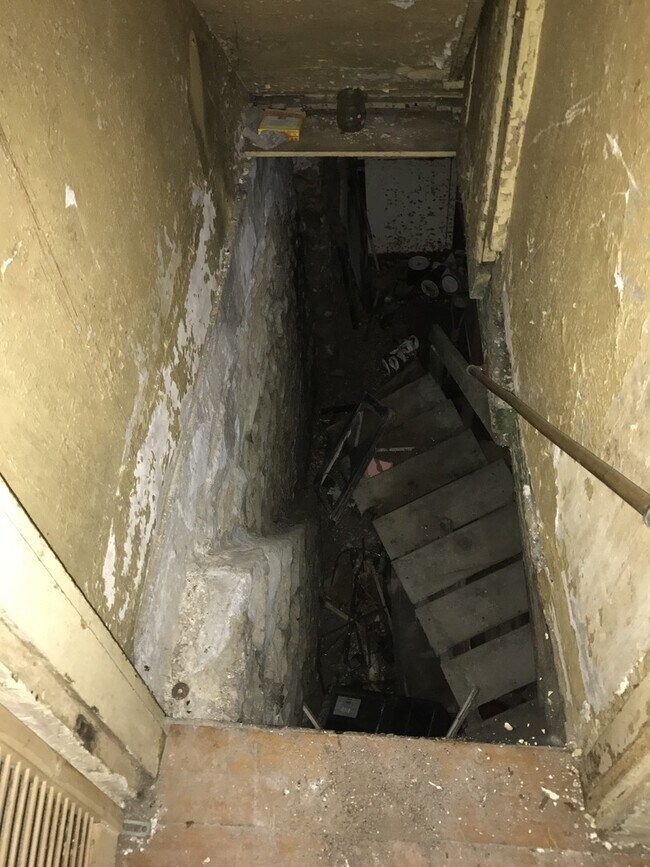 Foto del edificio - 324 Moore Ave