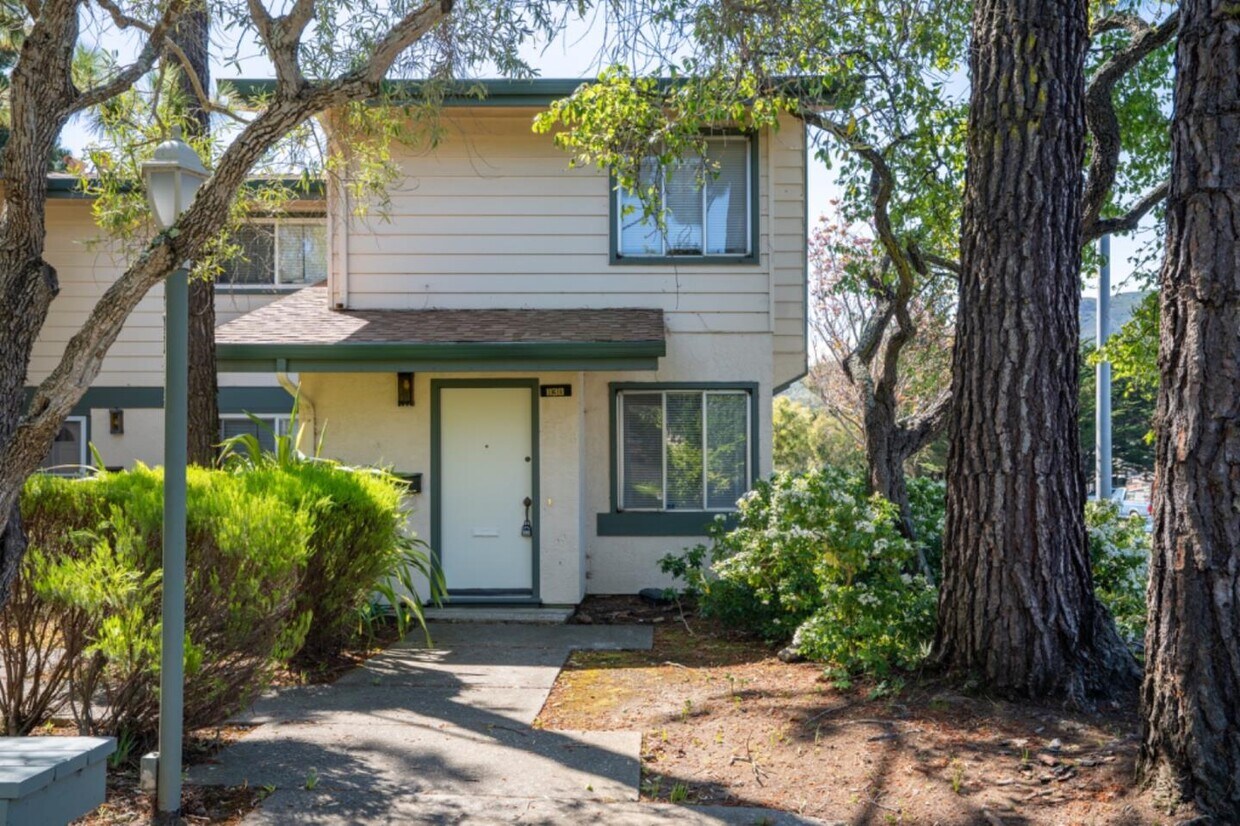 Primary Photo - 1130 Terra Nova Blvd