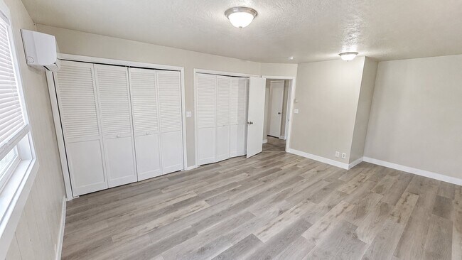Building Photo - 45 W 1600 N