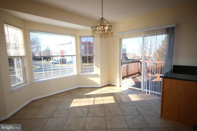 Building Photo - 45426 Clarks Crossing Square