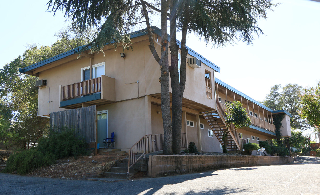 Primary Photo - Cascade Apartments