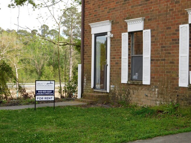 Foto del edificio - Townhome - 2 bedroom, 1 full bathroom, 2 h...