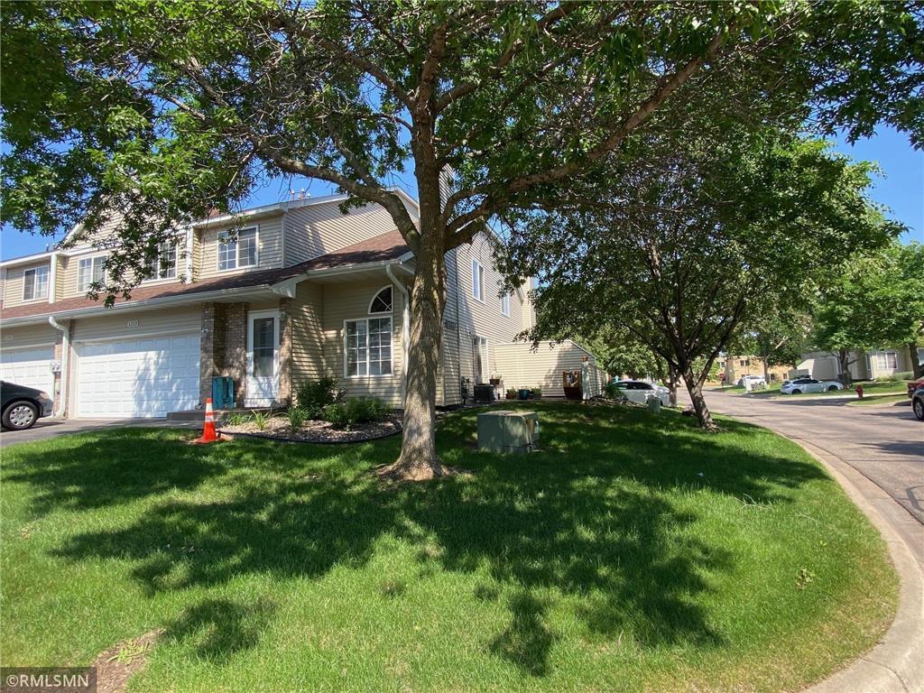 Primary Photo - 1213 Pecks Woods Dr