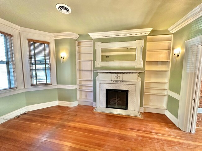 Building Photo - JUST RENOVATED - Astonishing Adams Morgan ...