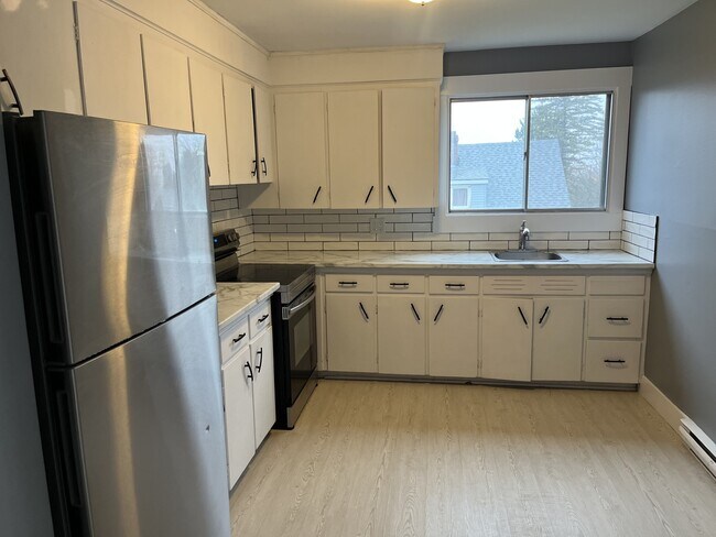 Building Photo - 46 Terris Ave