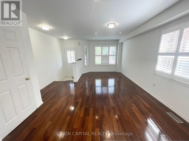 Building Photo - 91 Starr Crescent